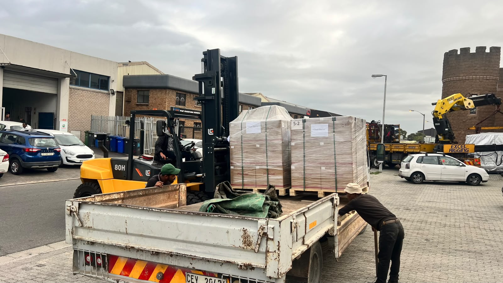 Packing & deliveries
